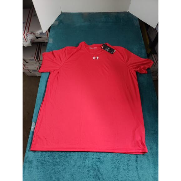 Under Armour Shirt Size Large Mens Red Heatgear Loose Running NWT - Picture 2 of 10